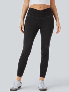 Halara Flex™ Crossover Pocket Denim Work Leggings in Black
Denim Size M